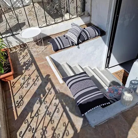 Apartman Nest, Warm And Cozy!